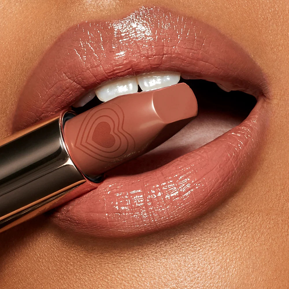 K.I.S.S.I.N.G NUDE ROMANCE